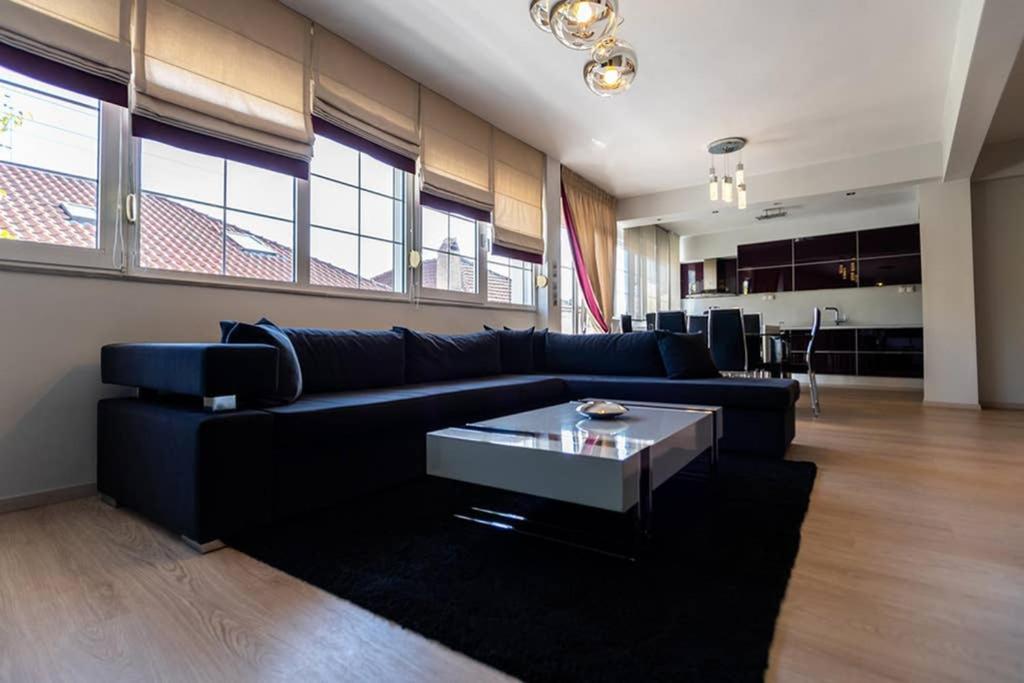 A Stylish Apartment In The Center Of Kastoria Ngoại thất bức ảnh